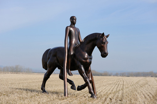 Bronzový jezdec v krajině